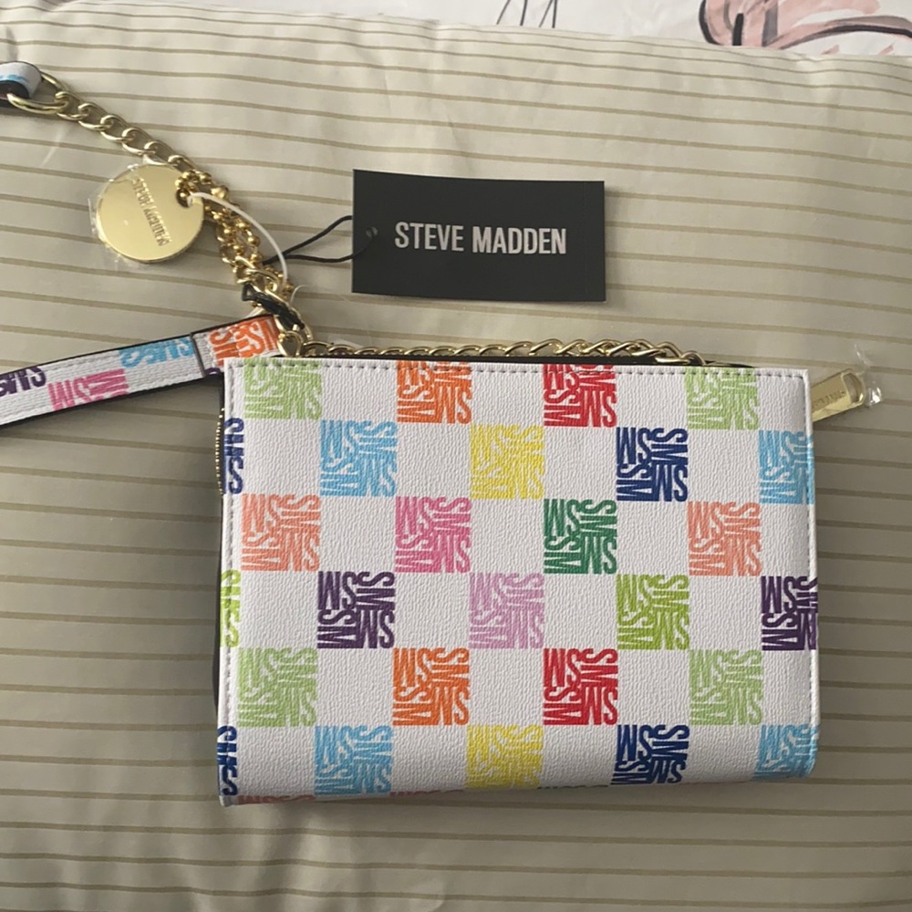 Crossover shoulder bag